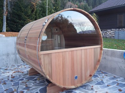 Moon model sauna with its tempered glass